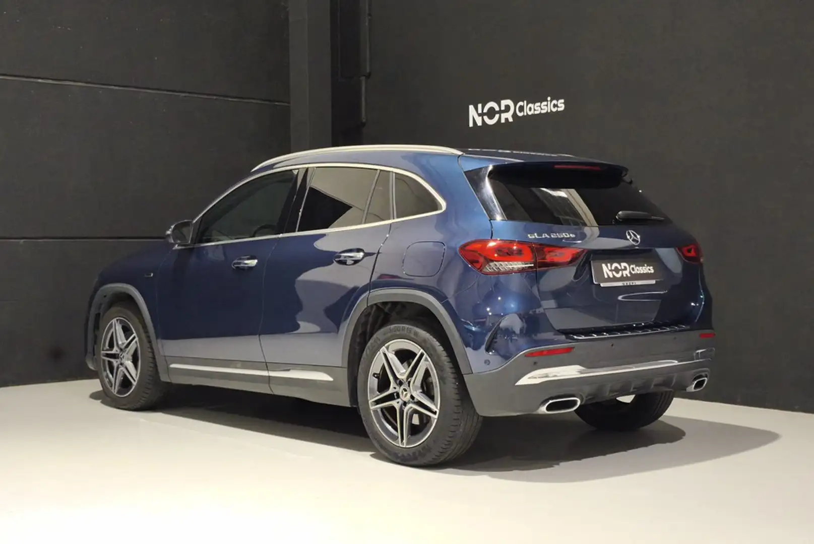 Mercedes-Benz GLA 250 250e - 2