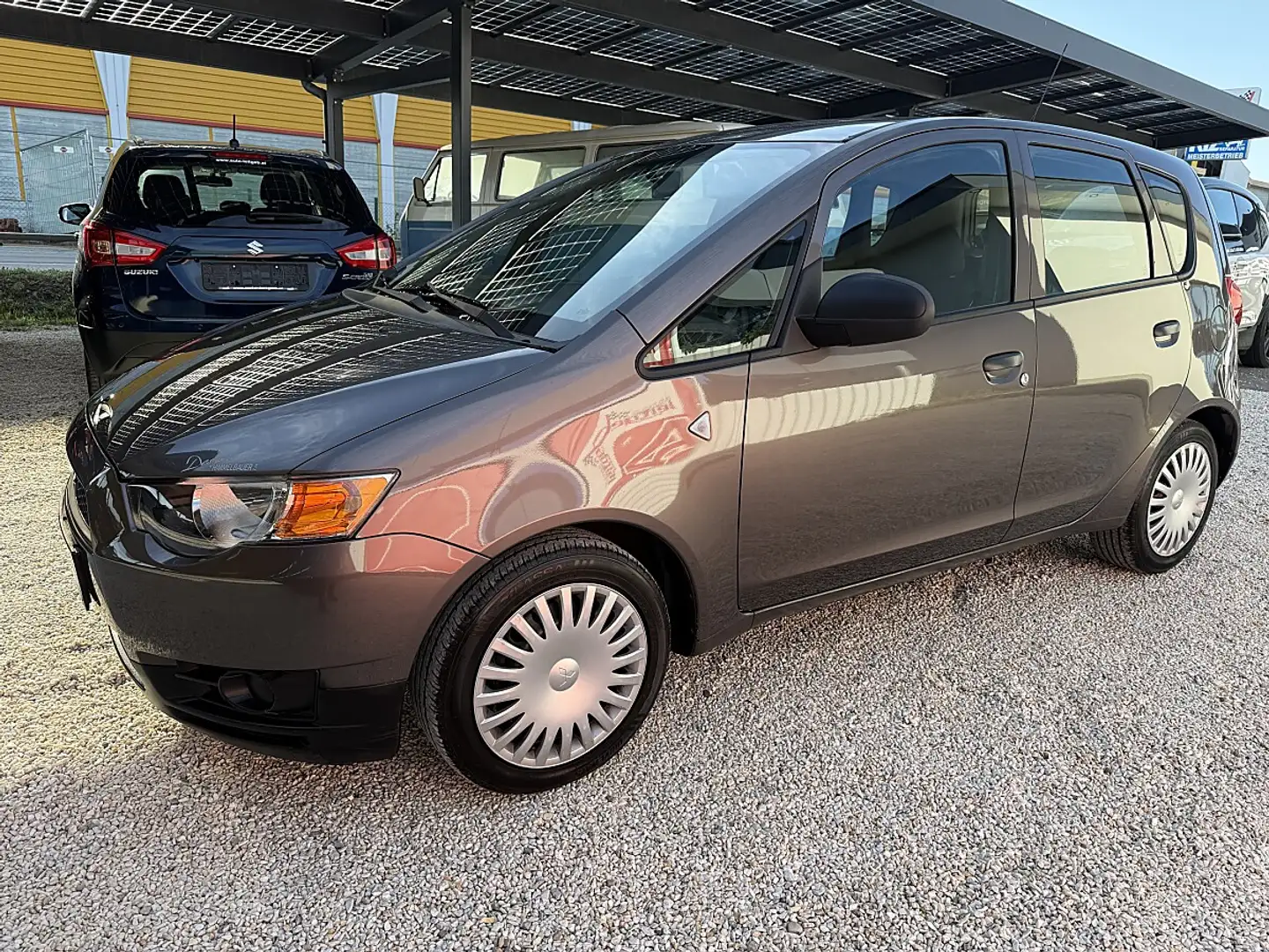 Mitsubishi Colt 5dr 1,1 MPI Austria Edition Braun - 1