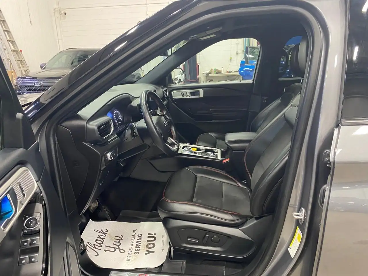 Ford Explorer photo Ford Explorer