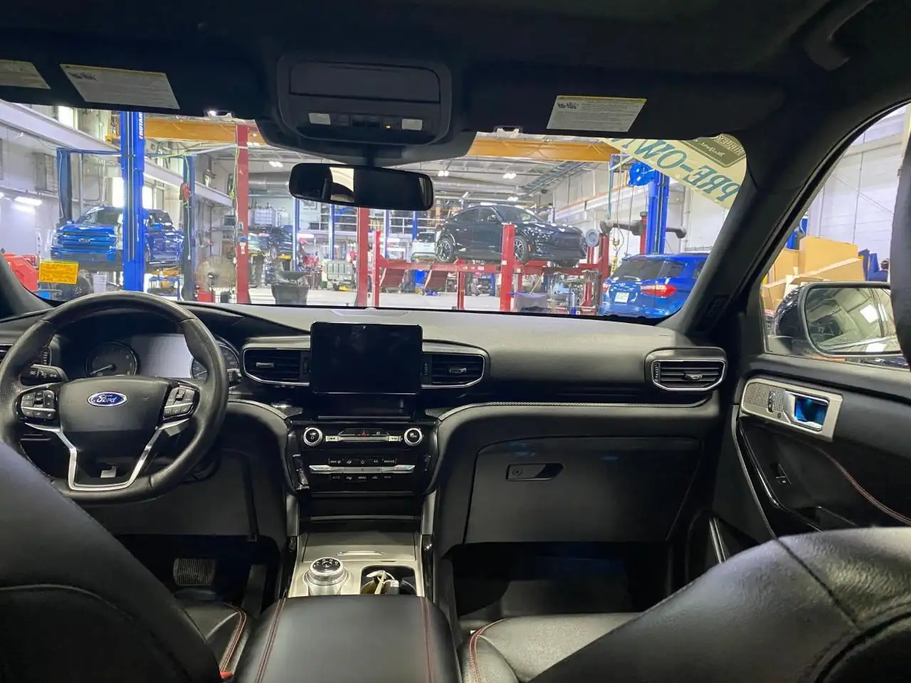 Ford Explorer photo Ford Explorer