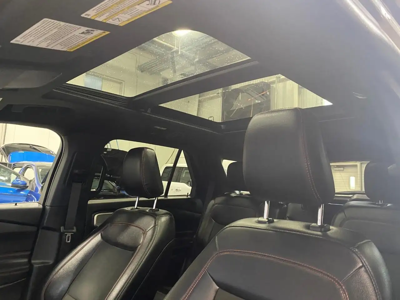 Ford Explorer photo Ford Explorer