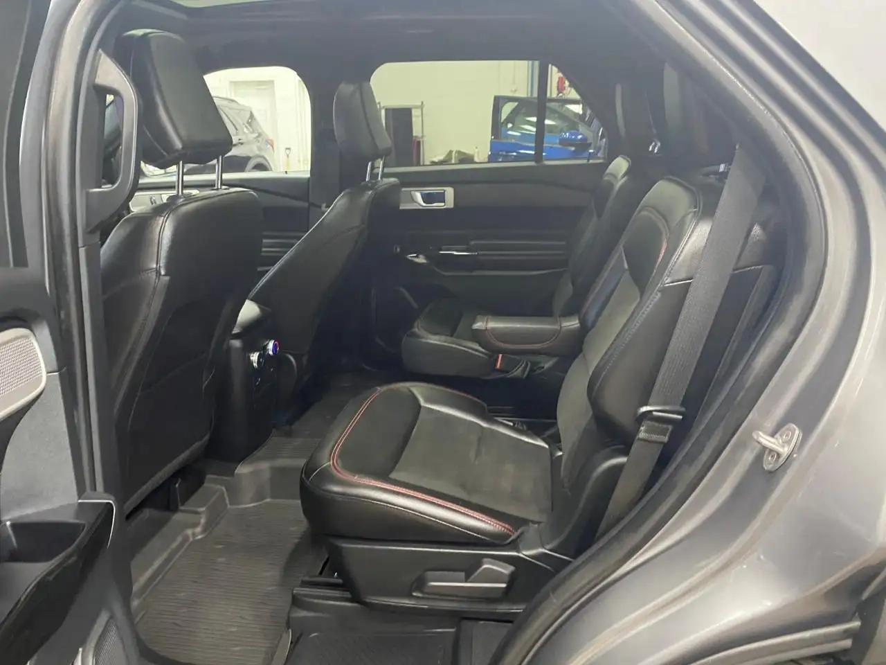 Ford Explorer photo Ford Explorer