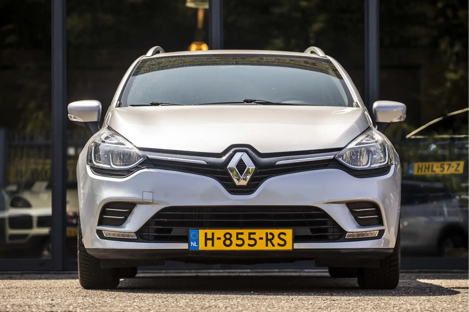 Renault Clio Estate 0.9 TCe Zen Grijs - 2