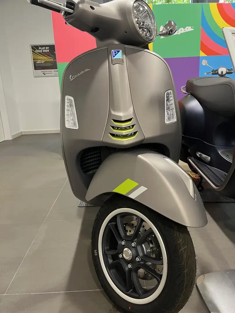 Vespa GTS Super Tech 300 GTS Super Tech 300 !!!Aktion!!! Gri - 2