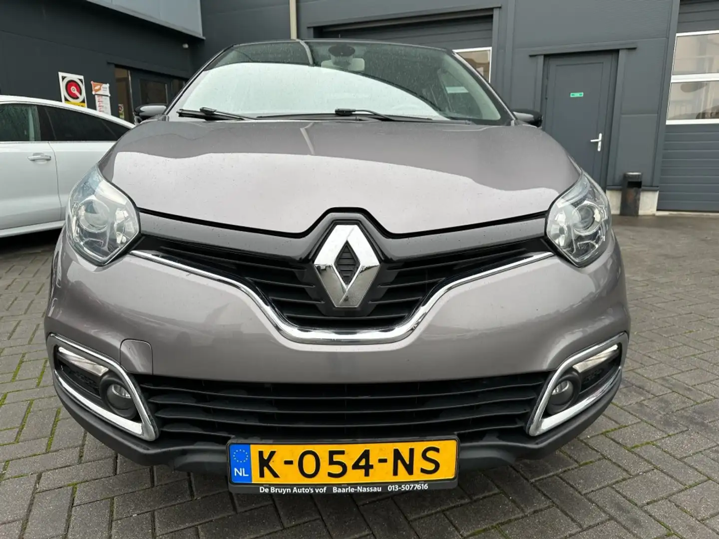 Renault Captur 0.9 TCe Helly-Hansen Navigatie Trekhaak Grau - 2