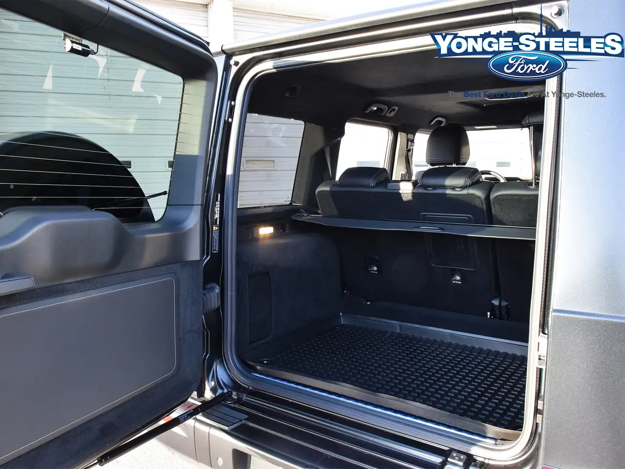Mercedes-Benz G-Class снимка Mercedes-Benz G-Class