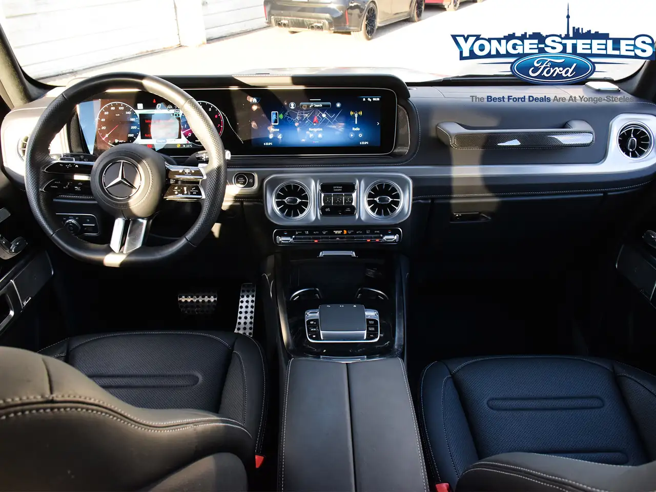 Mercedes-Benz G-Class снимка Mercedes-Benz G-Class