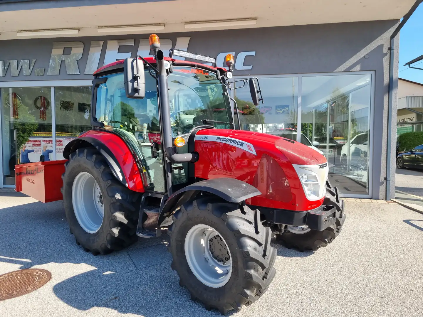 Sonstige Marken Tiger Mc-Cormick X 4.30 4 Zylinder Deutz 68 PS Klima Rot - 1