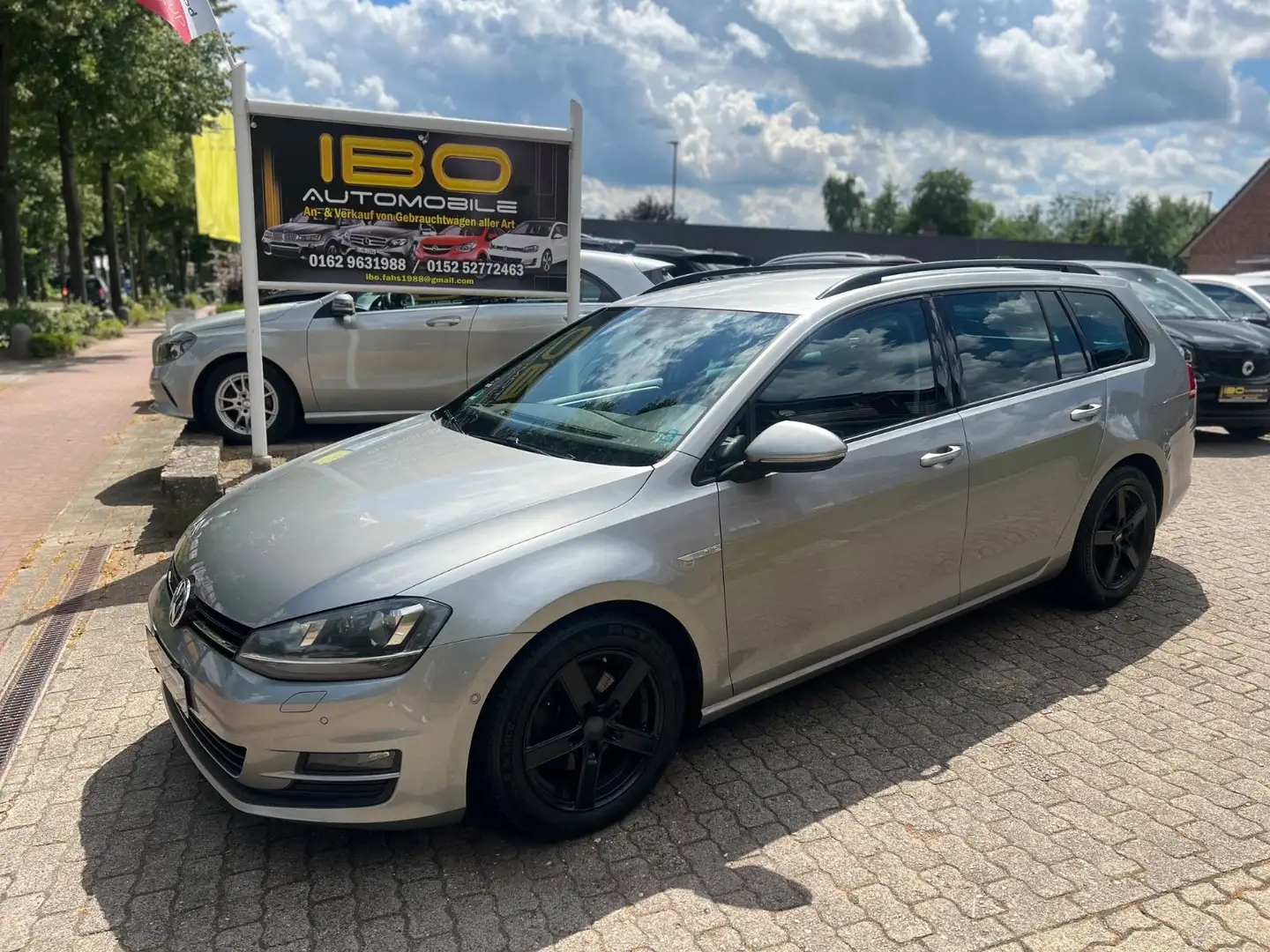 Volkswagen Golf VII Variant Cup AT+Xenon+PDC+GJR+Sitzhz+HU/ Argent - 1
