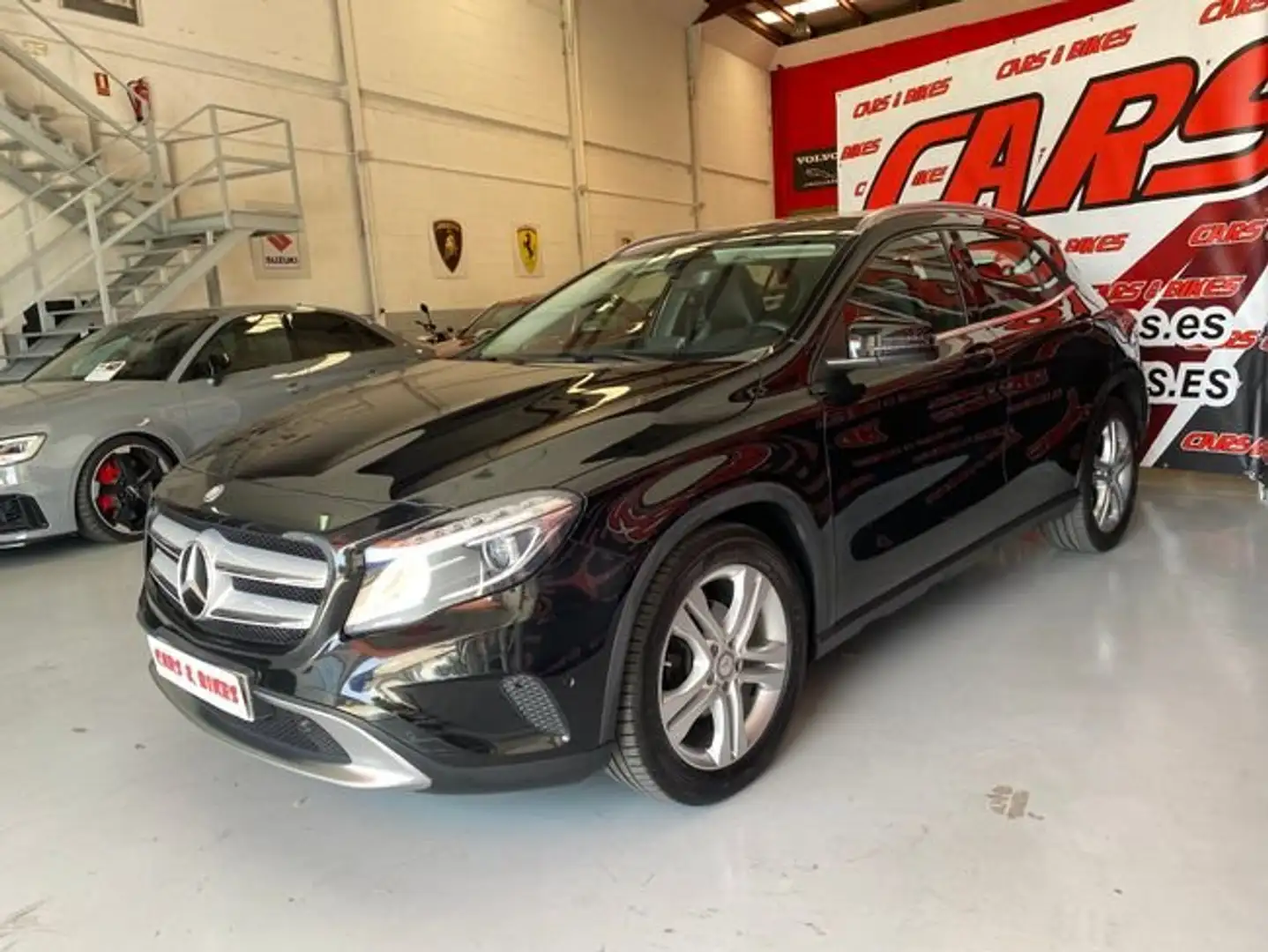 Mercedes-Benz GLA 200 Urban Negru - 2