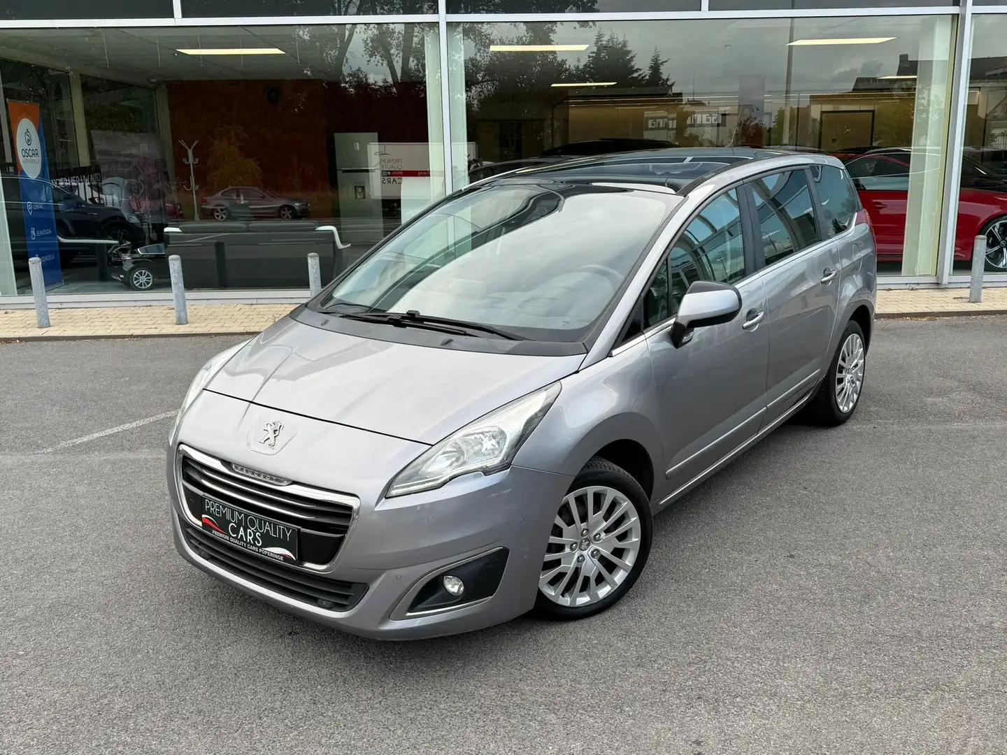 Peugeot 5008 2.0 HDI / 7 ZIT / PANO / NAVI / HEAD UP DISPLAY / Gris - 2