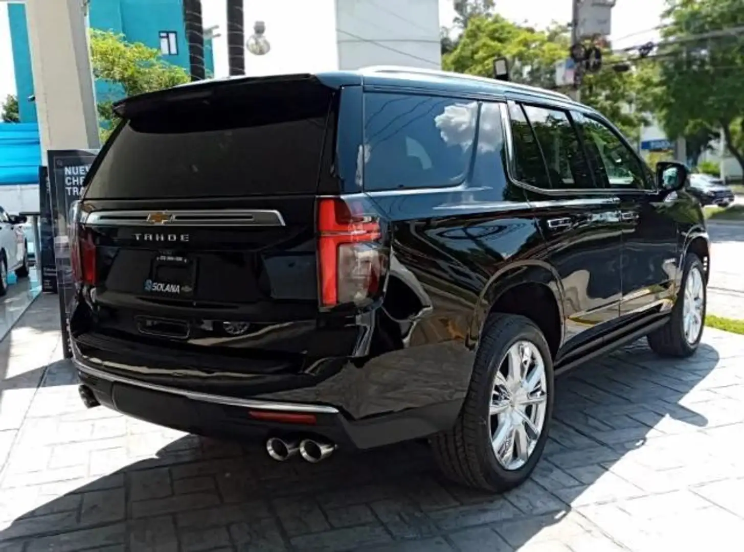 Chevrolet Tahoe 6.2L V8 HIGH COUNTRY 2024 Schwarz - 2