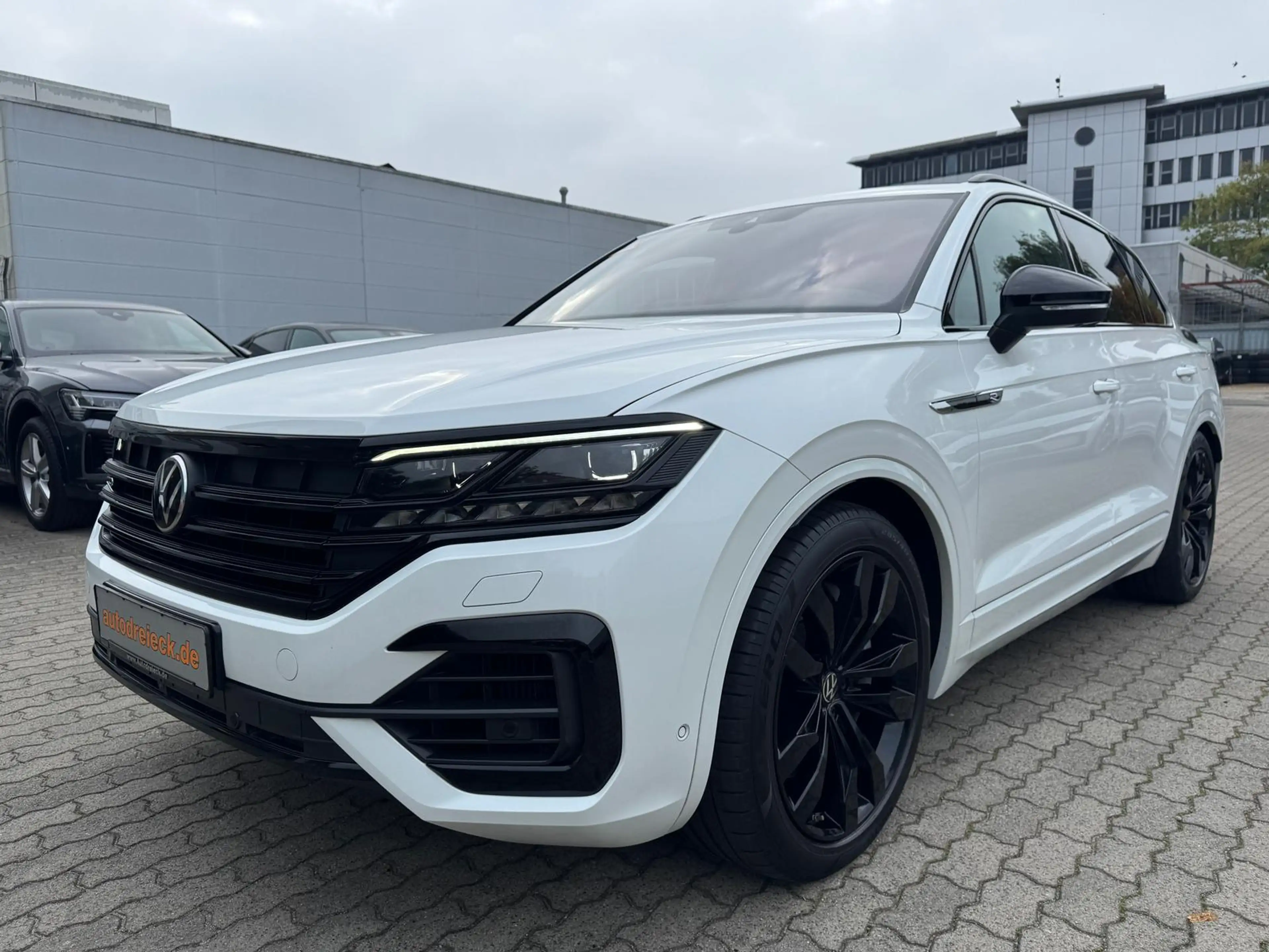 Volkswagen Touareg R e-Hybrid ACC AIR HuD PANO 360° 21Z