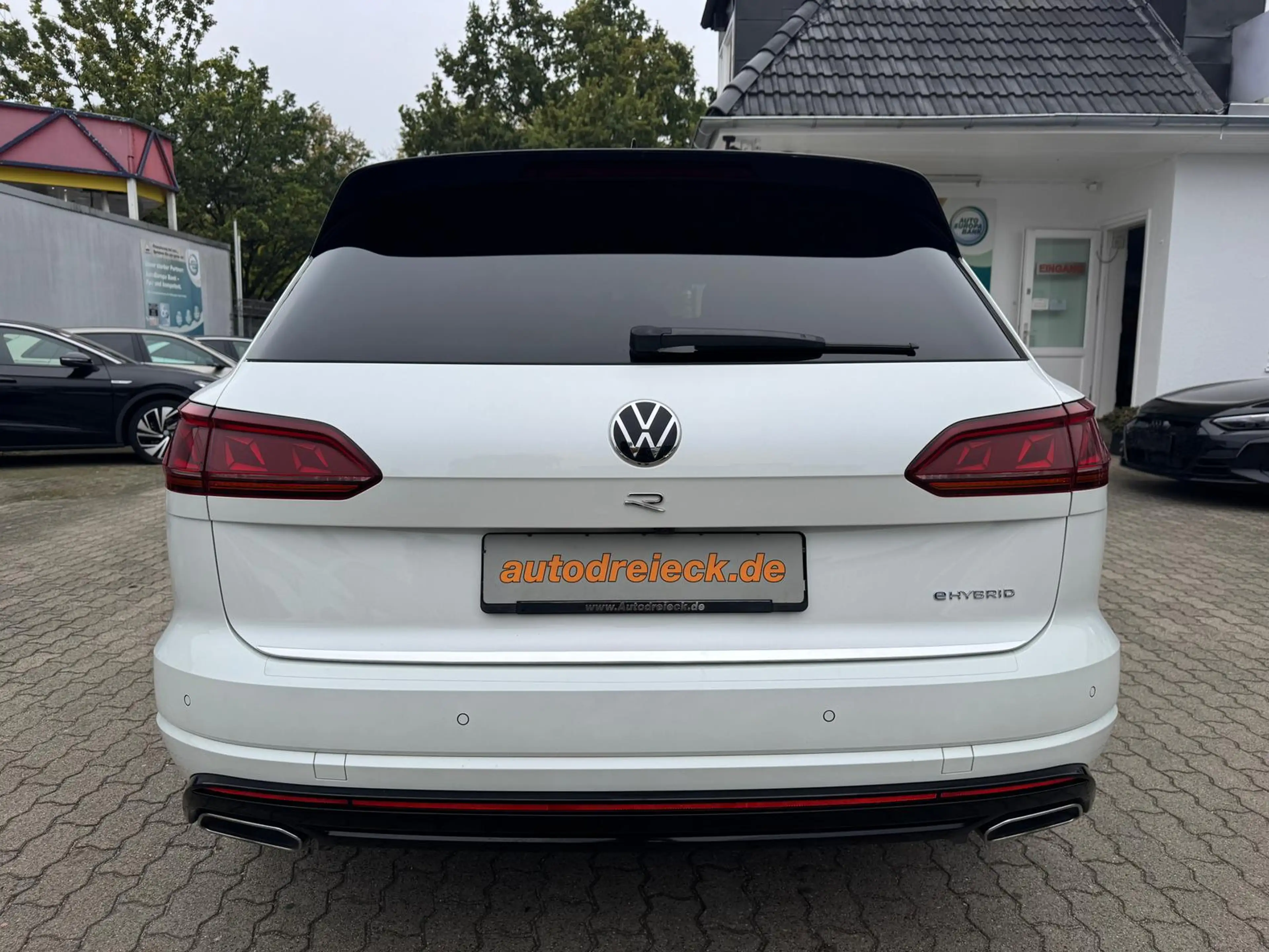 Volkswagen Touareg R e-Hybrid ACC AIR HuD PANO 360° 21Z — photo 7