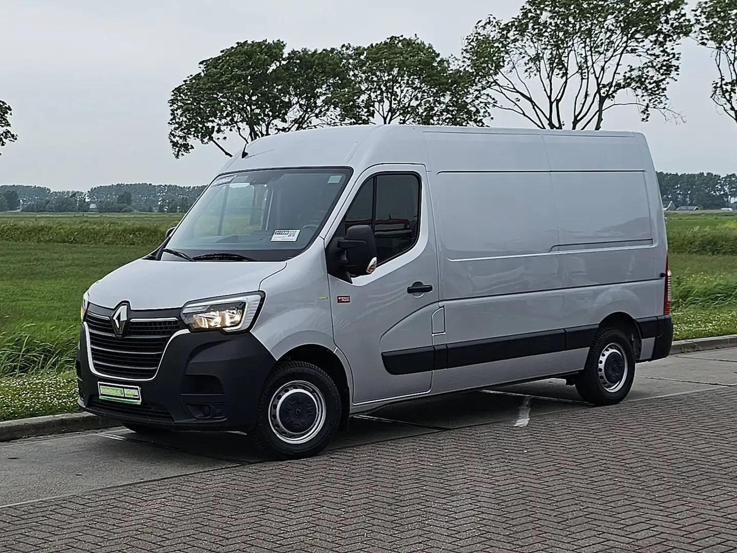 Renault Master 2.3 DCI 150 AUT. L2H2 Zilver - 2