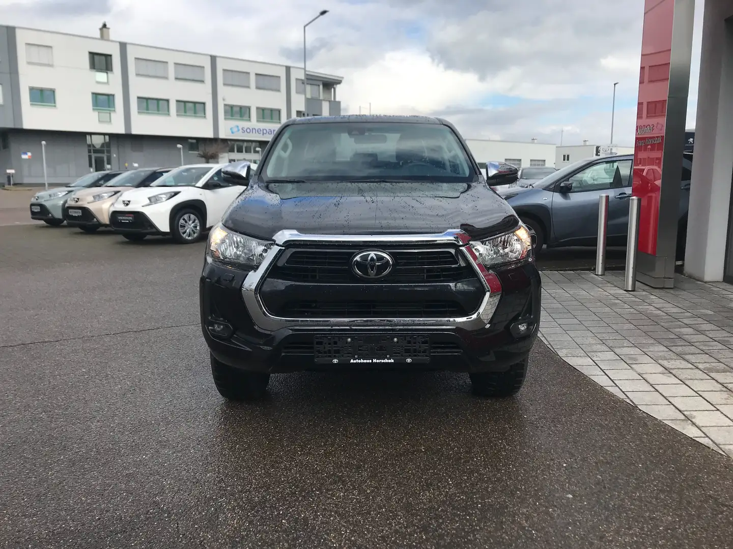 Toyota Hilux 4x4 Double Cab MHEV Autm. Comfort Zwart - 2