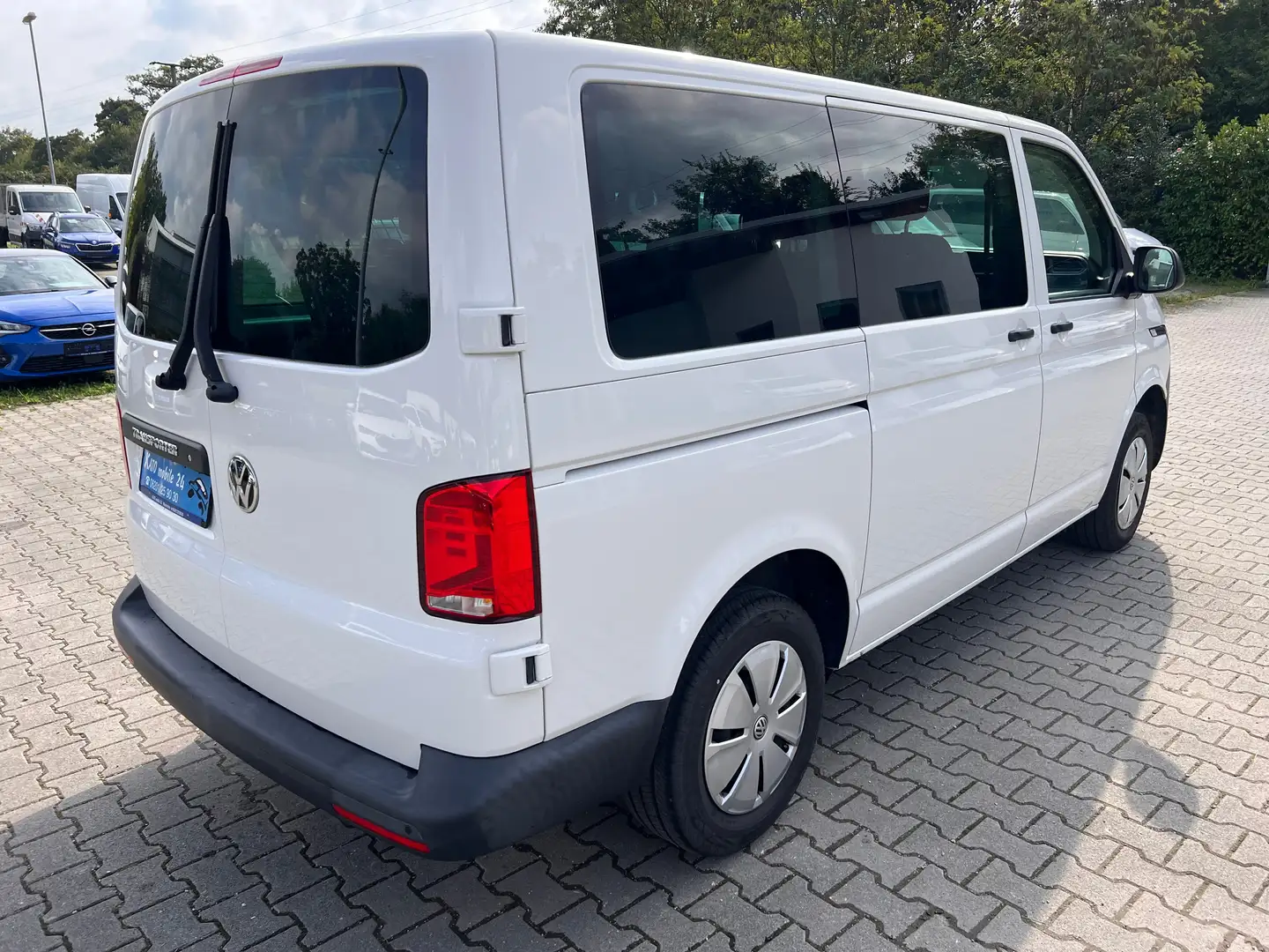 Volkswagen T6.1 Kombi FWD 2.0 TDI DSG Navi LED SHZ PDC 8-Sitze GRA ... Weiß - 2