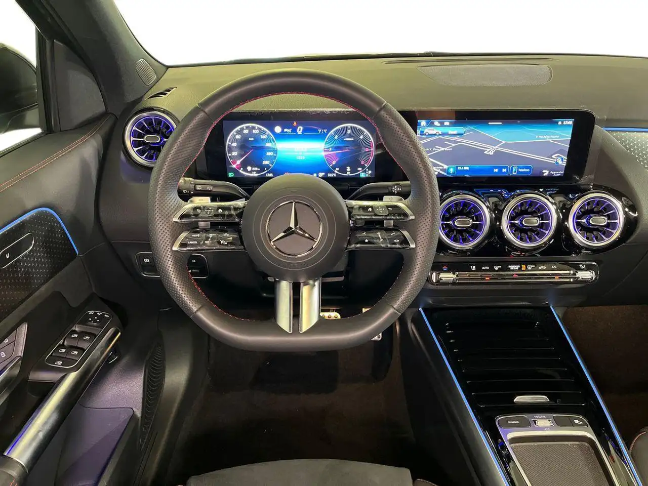 Mercedes-Benz GLA 2026 — фото 11