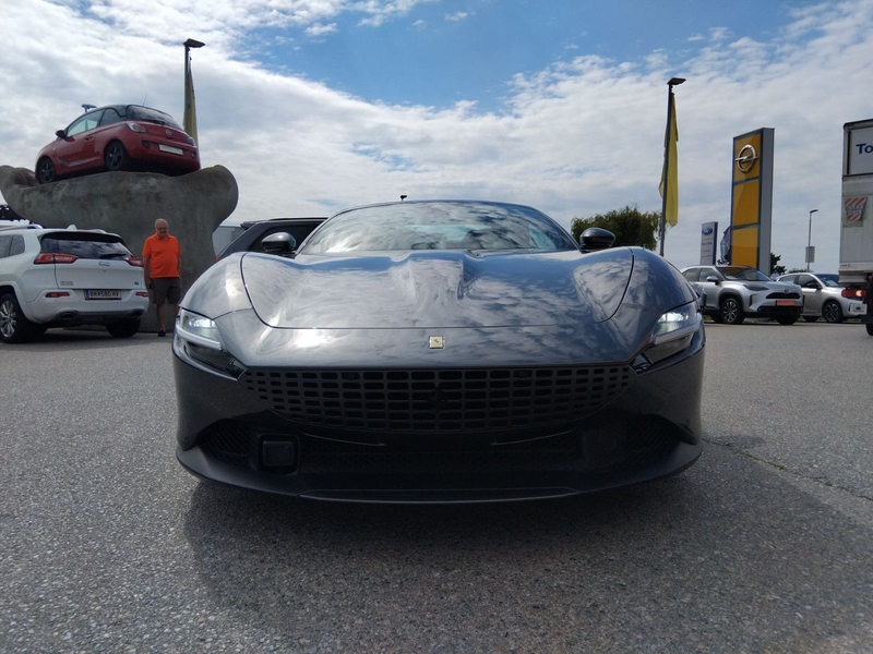 Ferrari Roma Spider Cabrio — photo 2