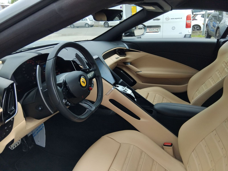 Ferrari Roma Spider Cabrio — photo 10