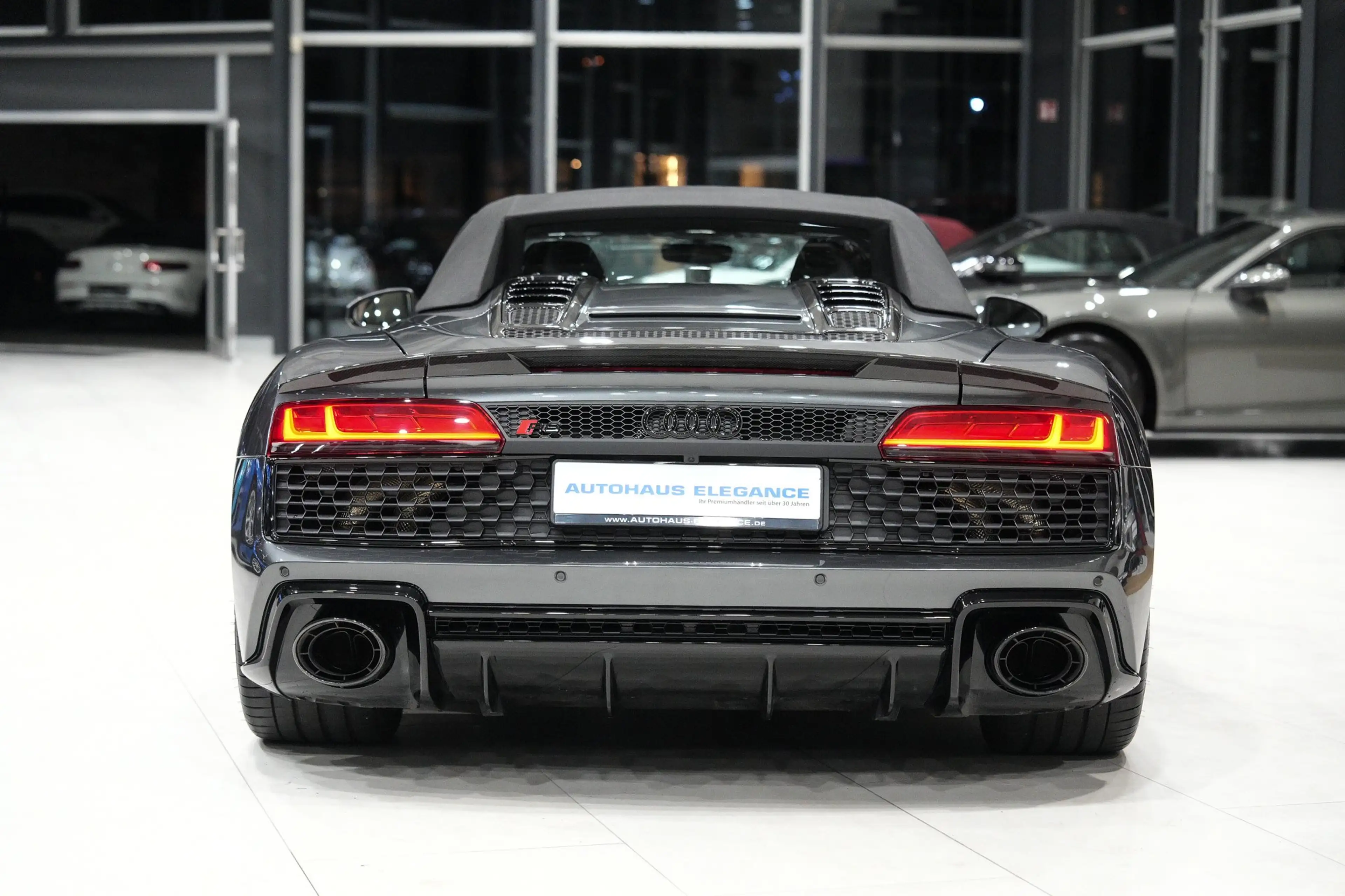 Audi R8 5.2 FSI performance*CARBON*B&O*RS.ABGAS*1.HAND — photo 10