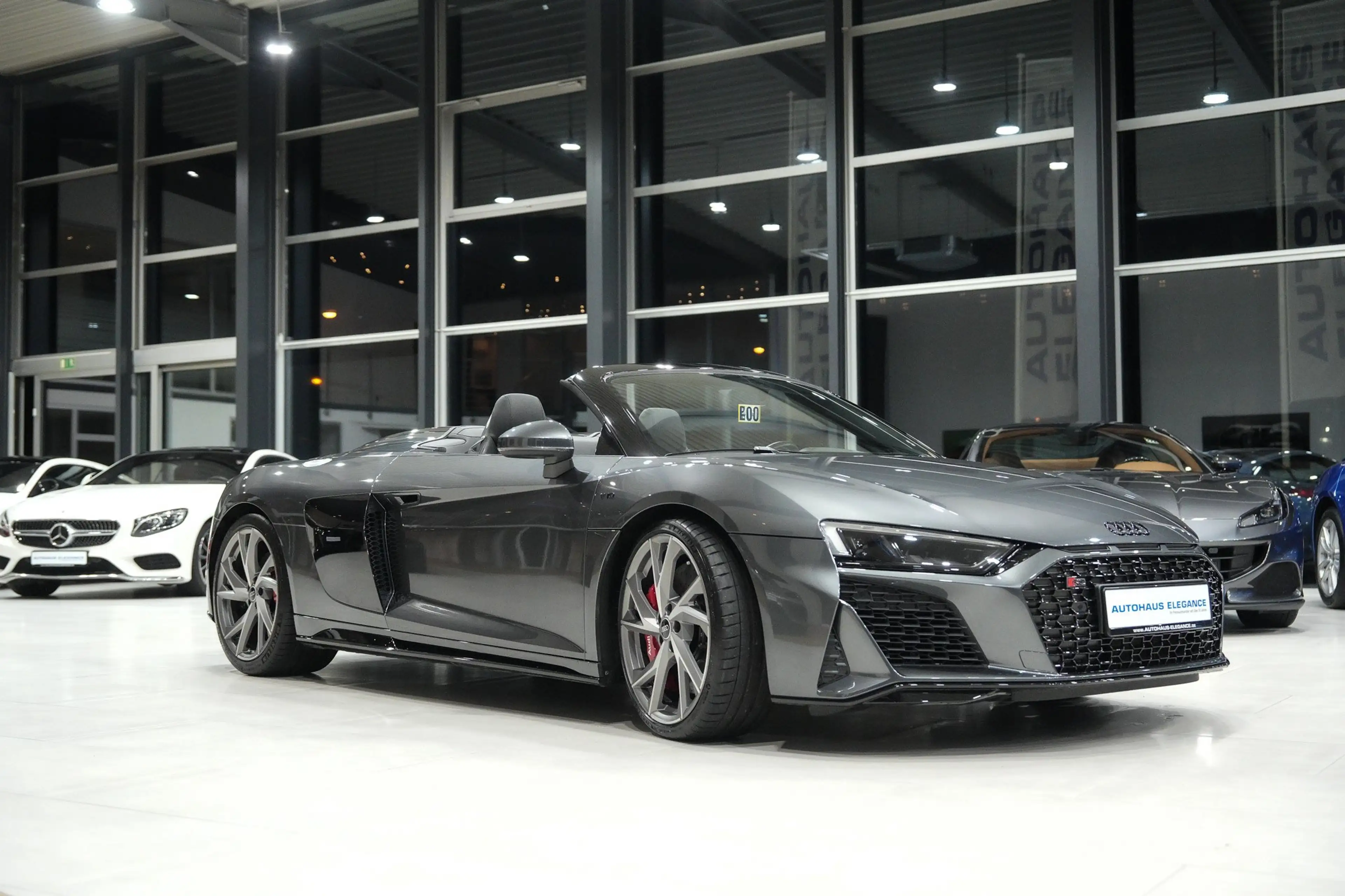 Audi R8 5.2 FSI performance*CARBON*B&O*RS.ABGAS*1.HAND — photo 2