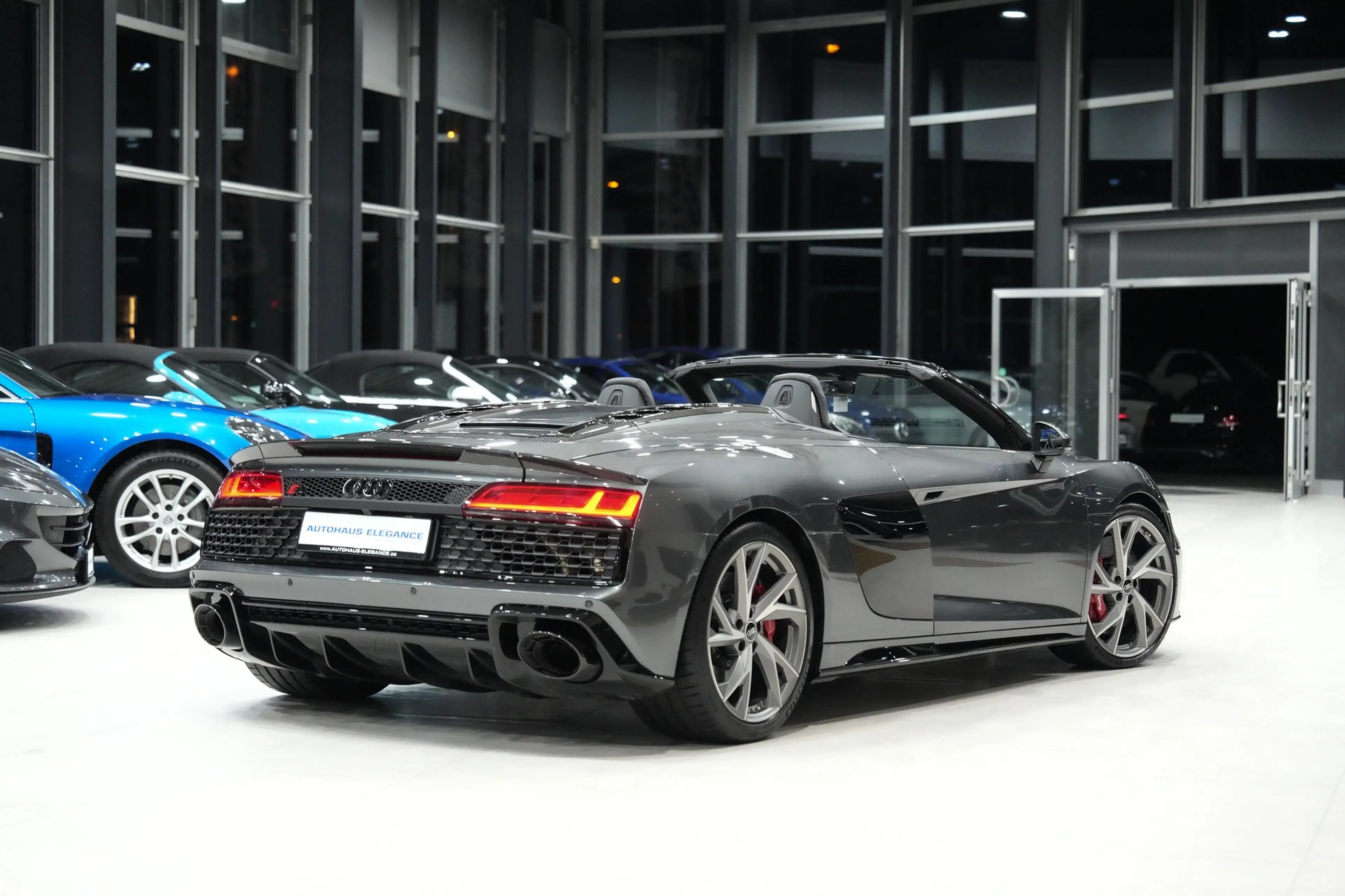 Audi R8 5.2 FSI performance*CARBON*B&O*RS.ABGAS*1.HAND — photo 3