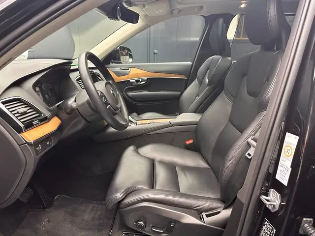 Volvo XC90 view 14