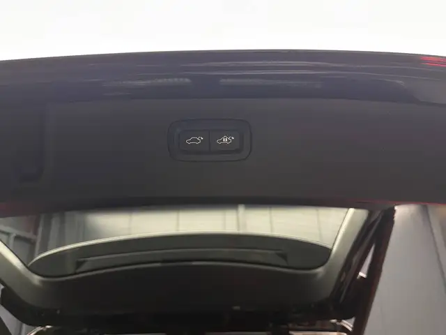 Volvo XC90 view 30