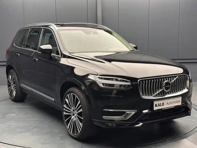 Volvo XC90 view 6