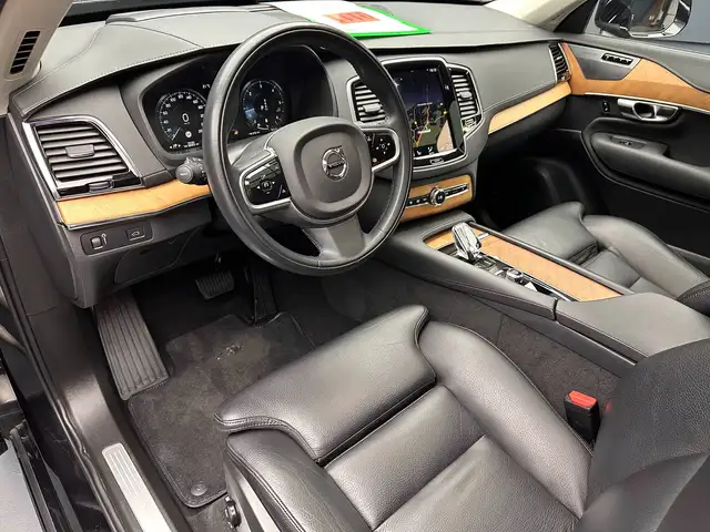 Volvo XC90 view 15