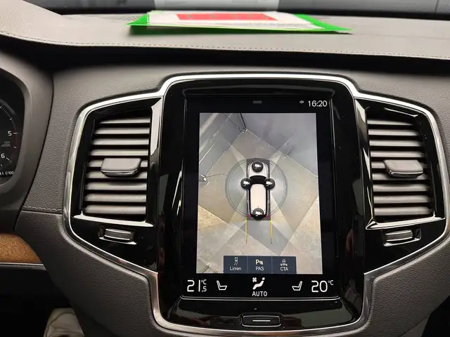 Volvo XC90 view 21