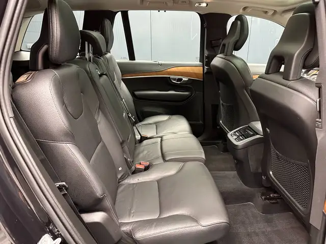 Volvo XC90 view 27