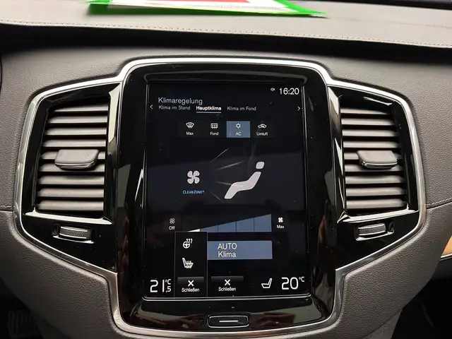 Volvo XC90 view 22