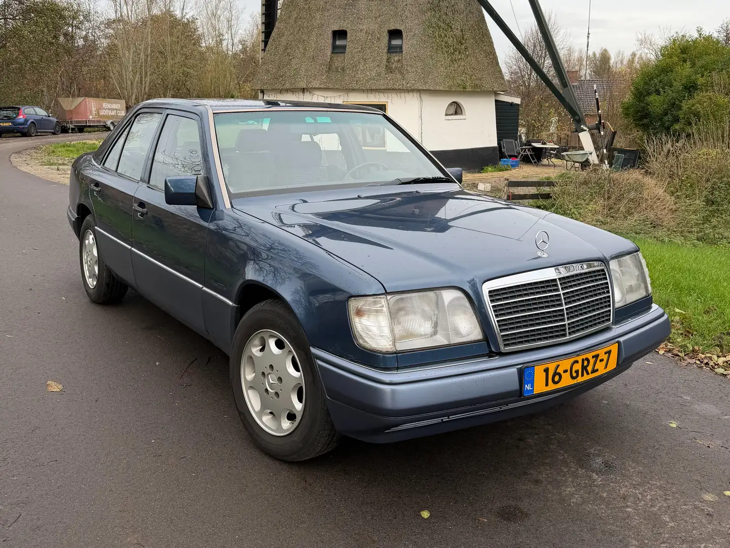 Mercedes-Benz E 320 W124 Blauw - 1