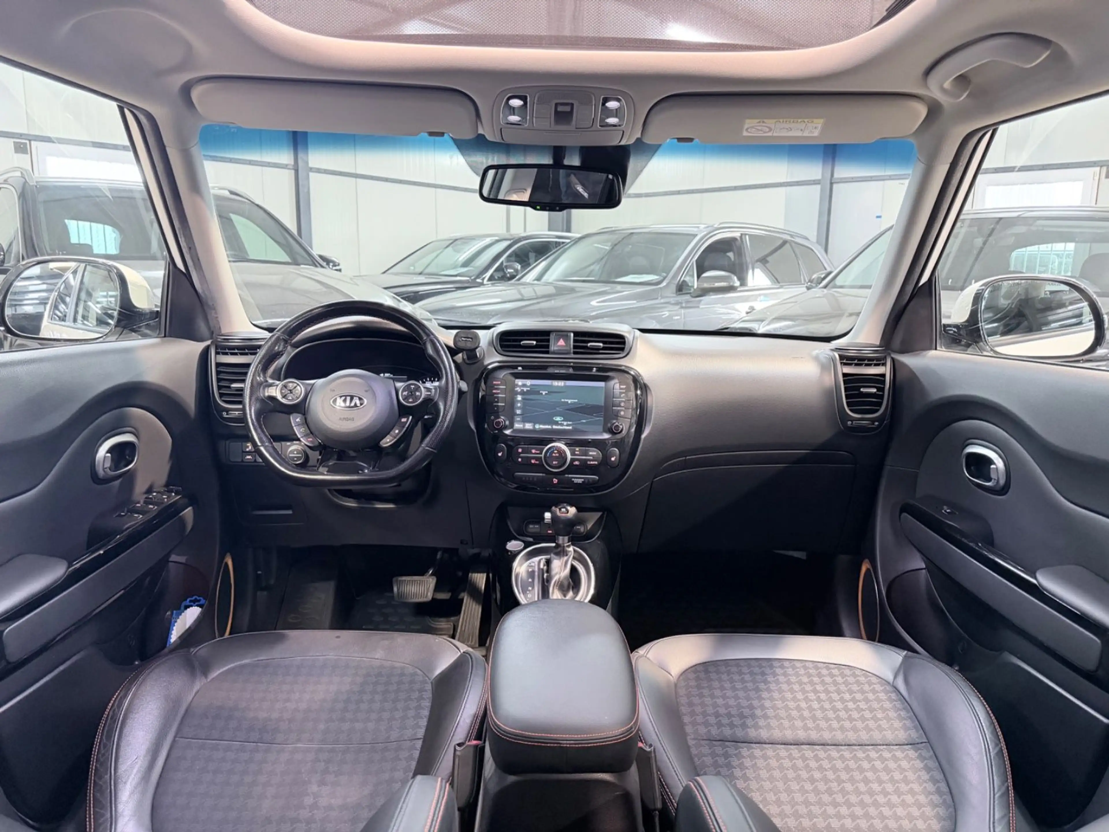 Kia Soul Turbo Final Edition PANO*JBL*SHZ*LANE*TEMP — photo 15