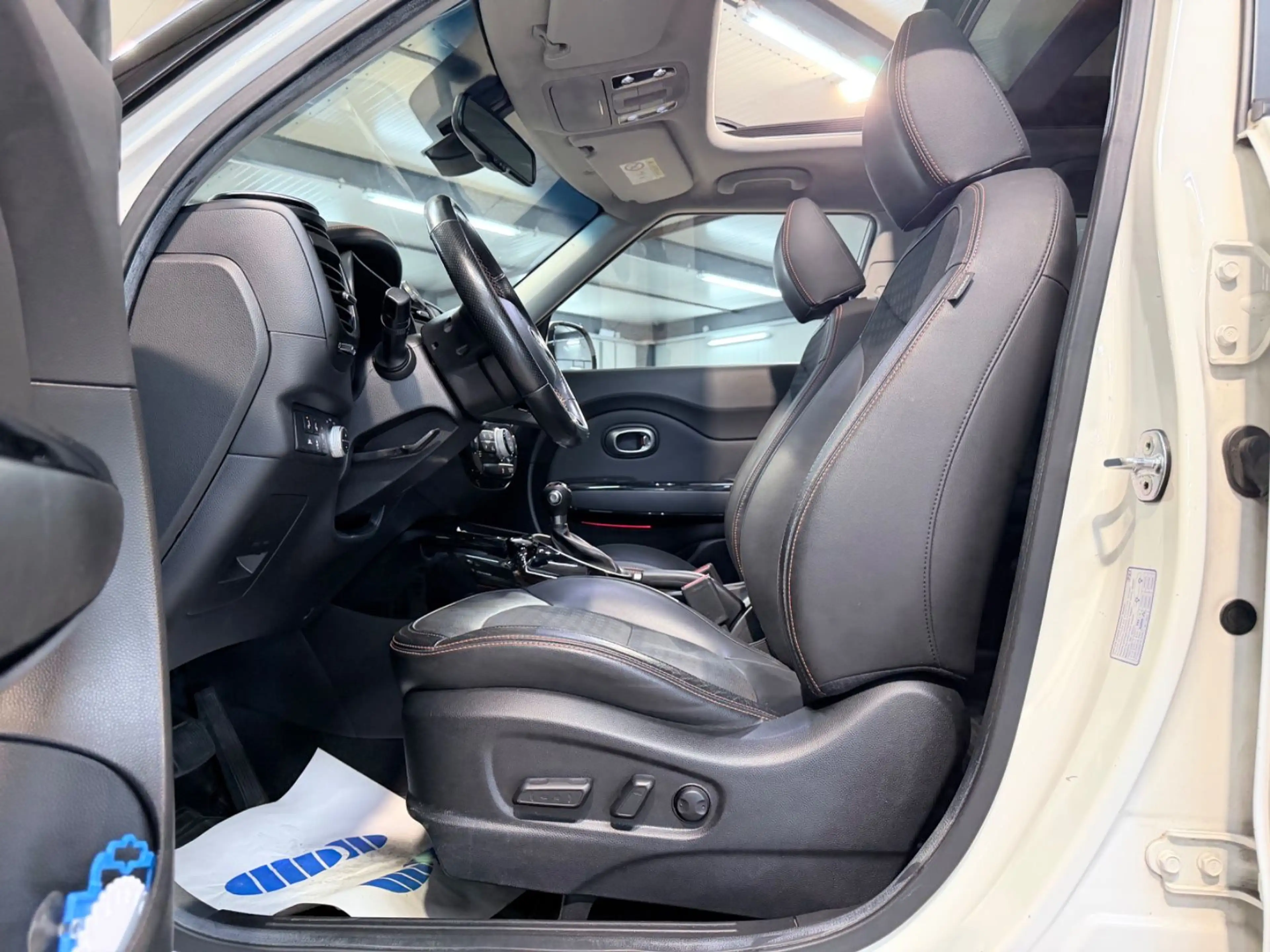 Kia Soul Turbo Final Edition PANO*JBL*SHZ*LANE*TEMP — photo 10