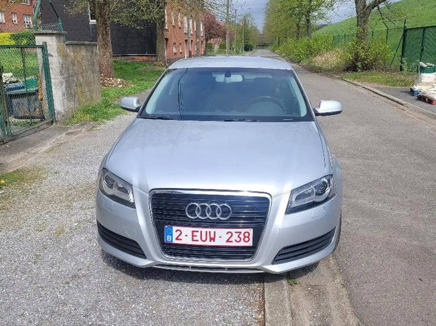 Audi A3 1.6 TDi Ambiente DPF S tronic Gris - 1