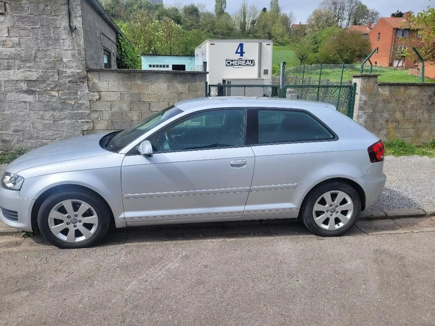 Audi A3 1.6 TDi Ambiente DPF S tronic Gris - 2