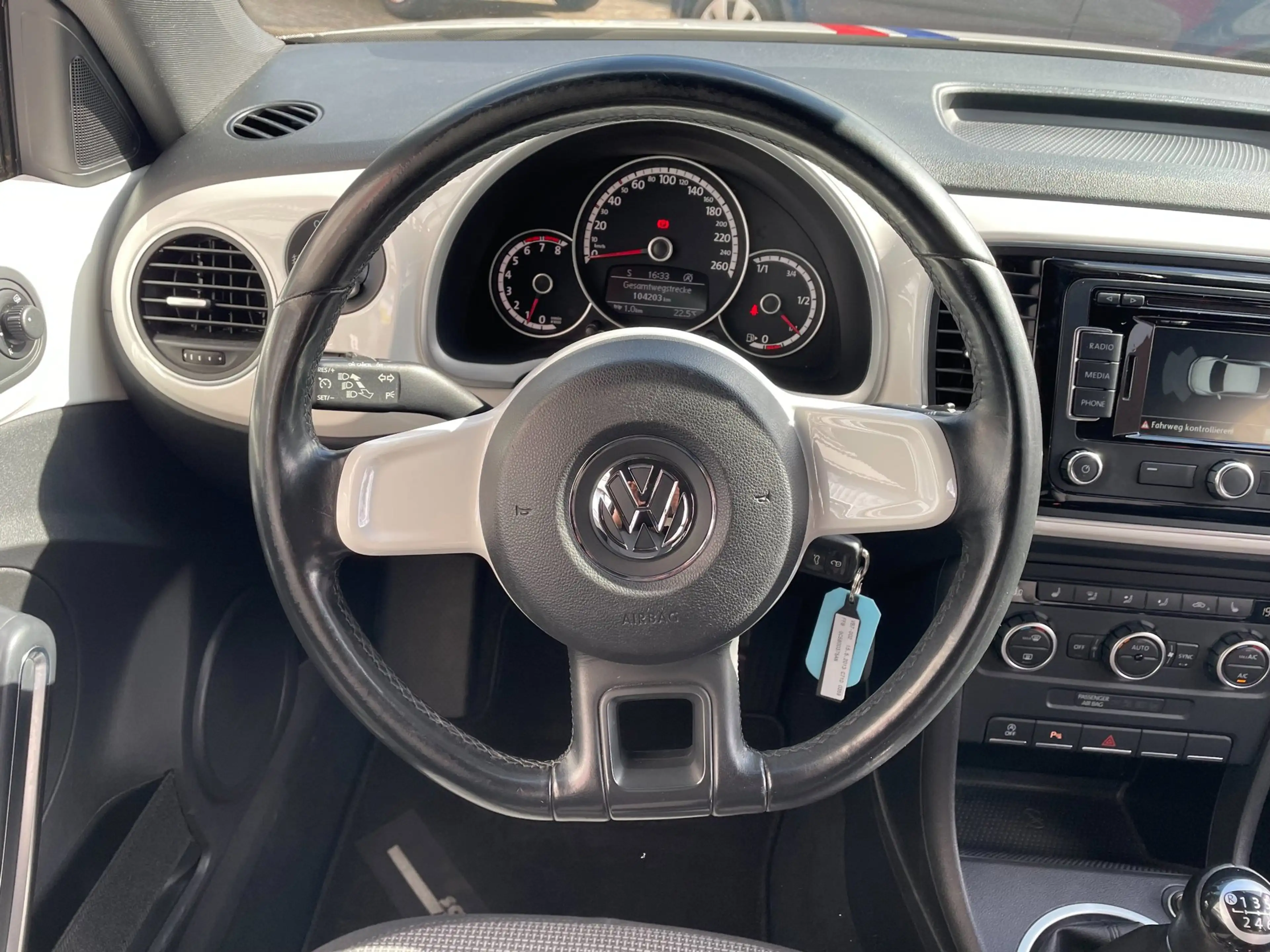 Volkswagen Beetle 1.2 TSI Herbie Design Limited BlueMotion — photo 10