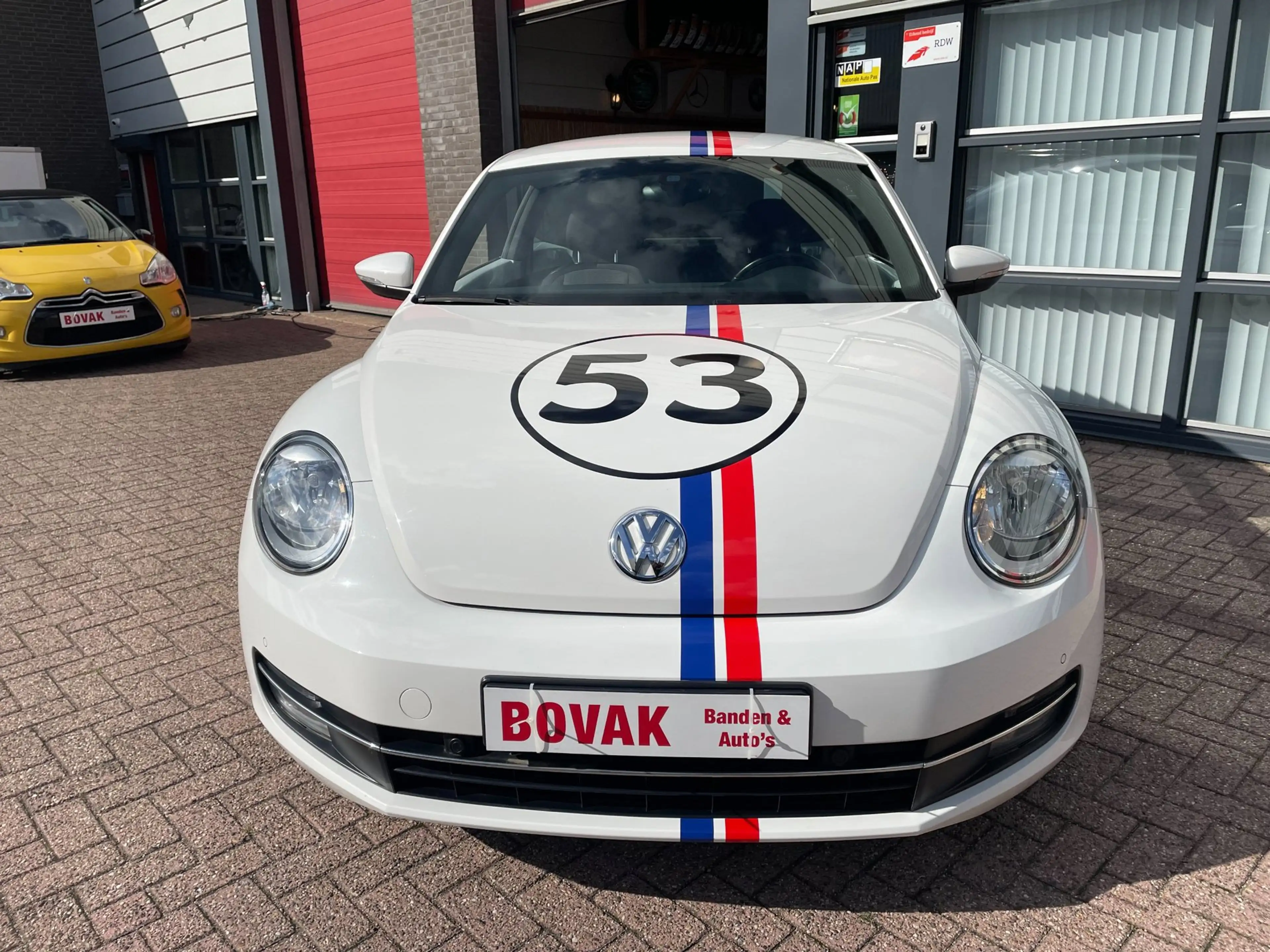 Volkswagen Beetle 1.2 TSI Herbie Design Limited BlueMotion — photo 2