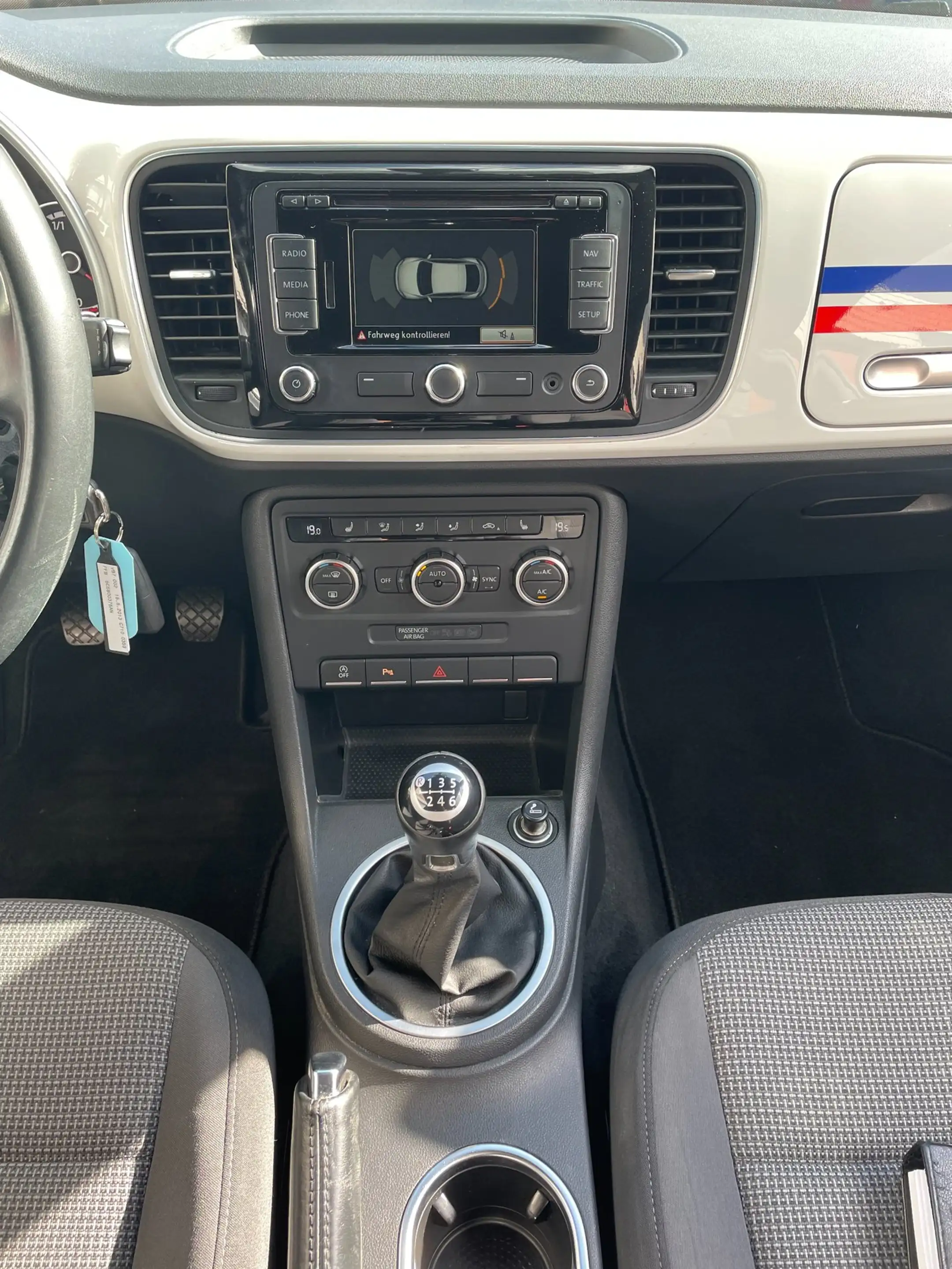 Volkswagen Beetle 1.2 TSI Herbie Design Limited BlueMotion — photo 9