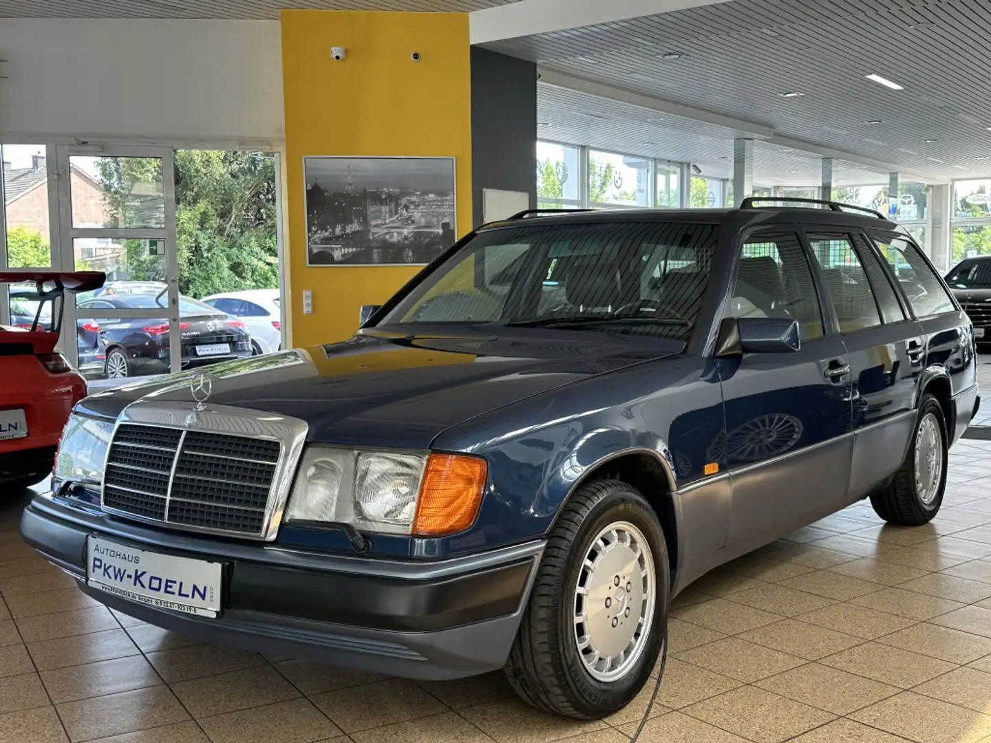 Mercedes-Benz 300 TE 4 Matic 300 W124*SCHiEBEDACH*1HALTER* Albastru - 1