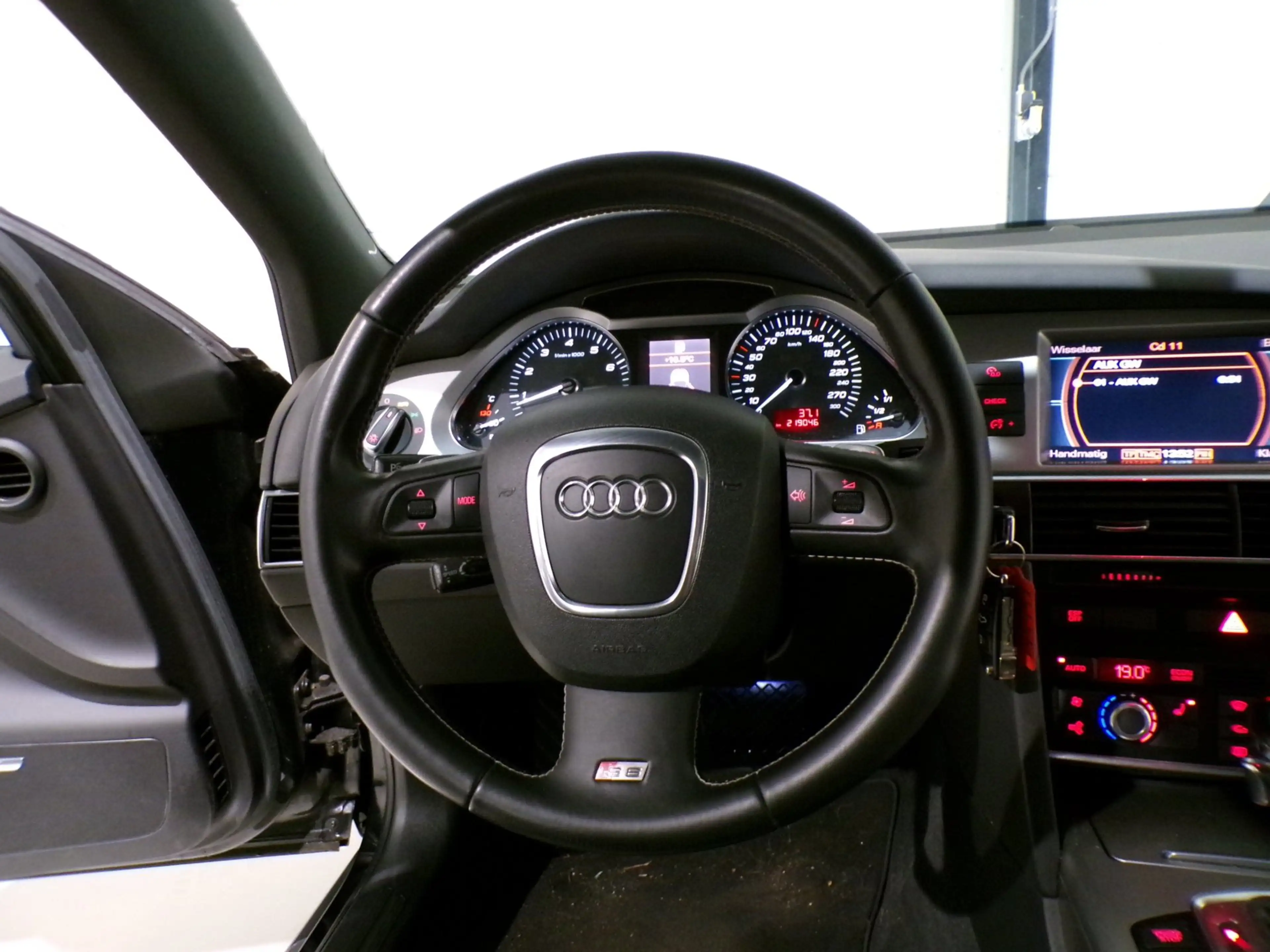 Audi S6 Avant 5.2 FSI S6 Schuifdak Trekhaak Xenon Leer Mem — photo 17