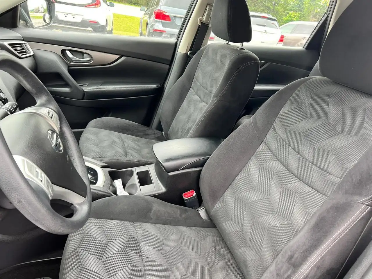 Nissan Rogue снимка Nissan Rogue