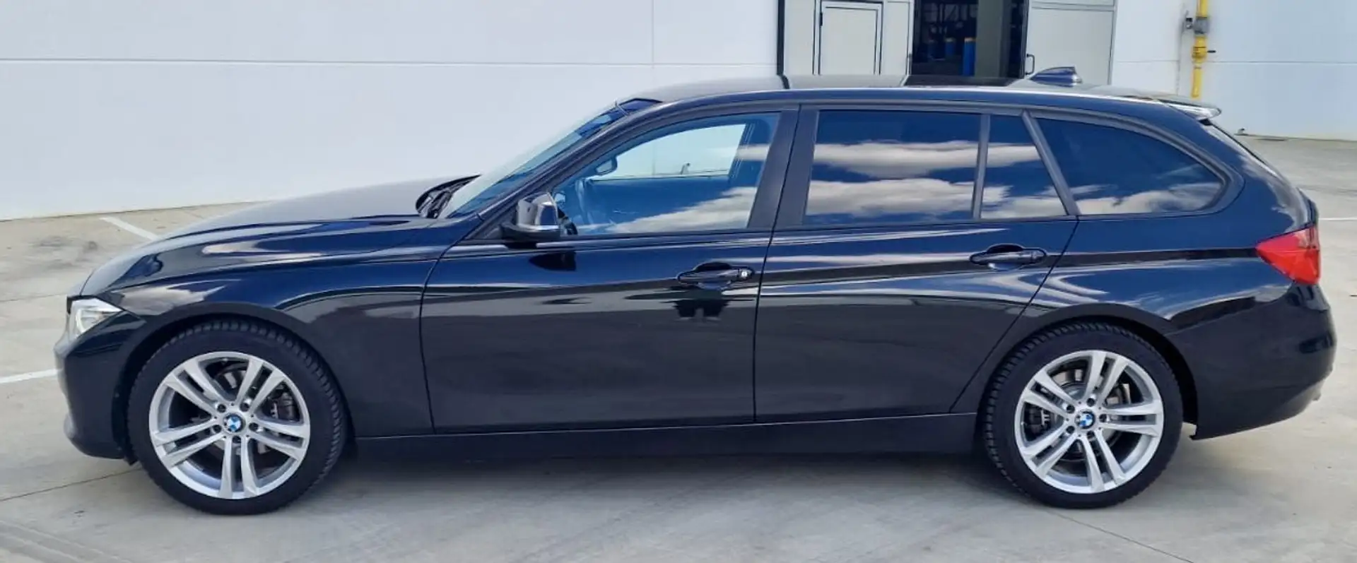 BMW 318 318d Touring Modern - 1