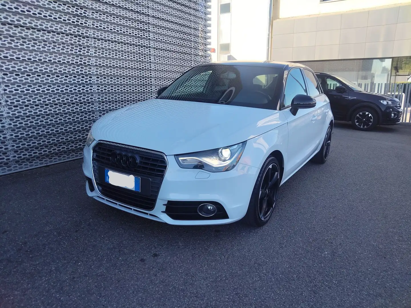 Audi A1 A1 SPB 1.6 TDI 105 CV Ambition Blanc - 1