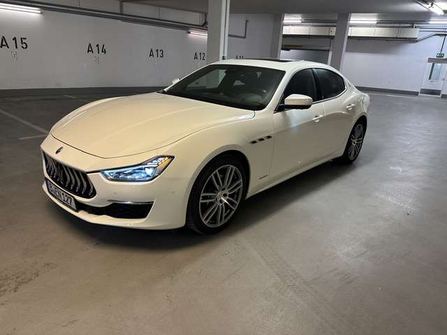 Imagine Maserati Ghibli Diesel GranLusso Zegna Modell 2020