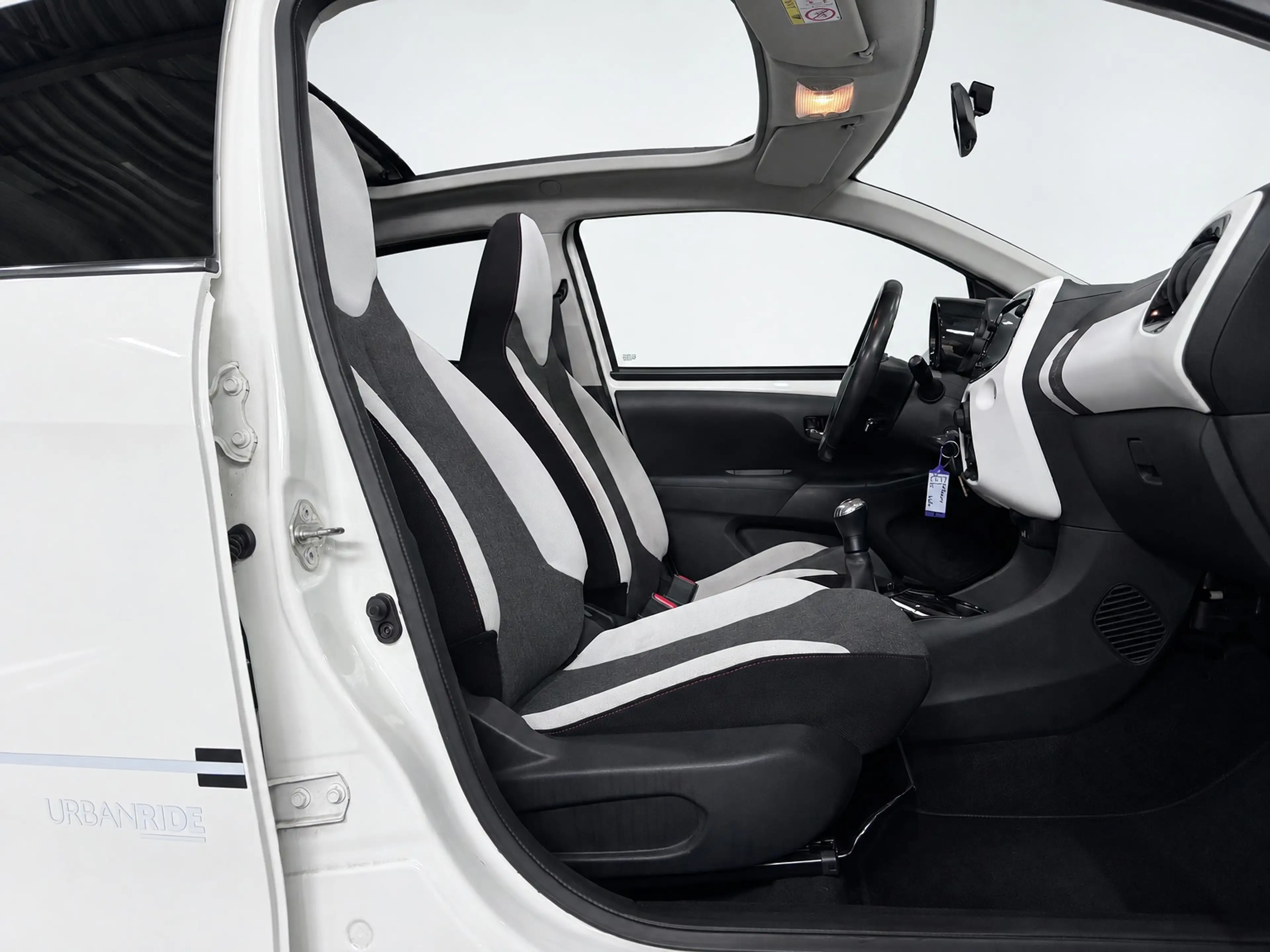 Citroen C1 1.0 VTi Airscape Urban Ride Cabrio Apple Carplay A — photo 9