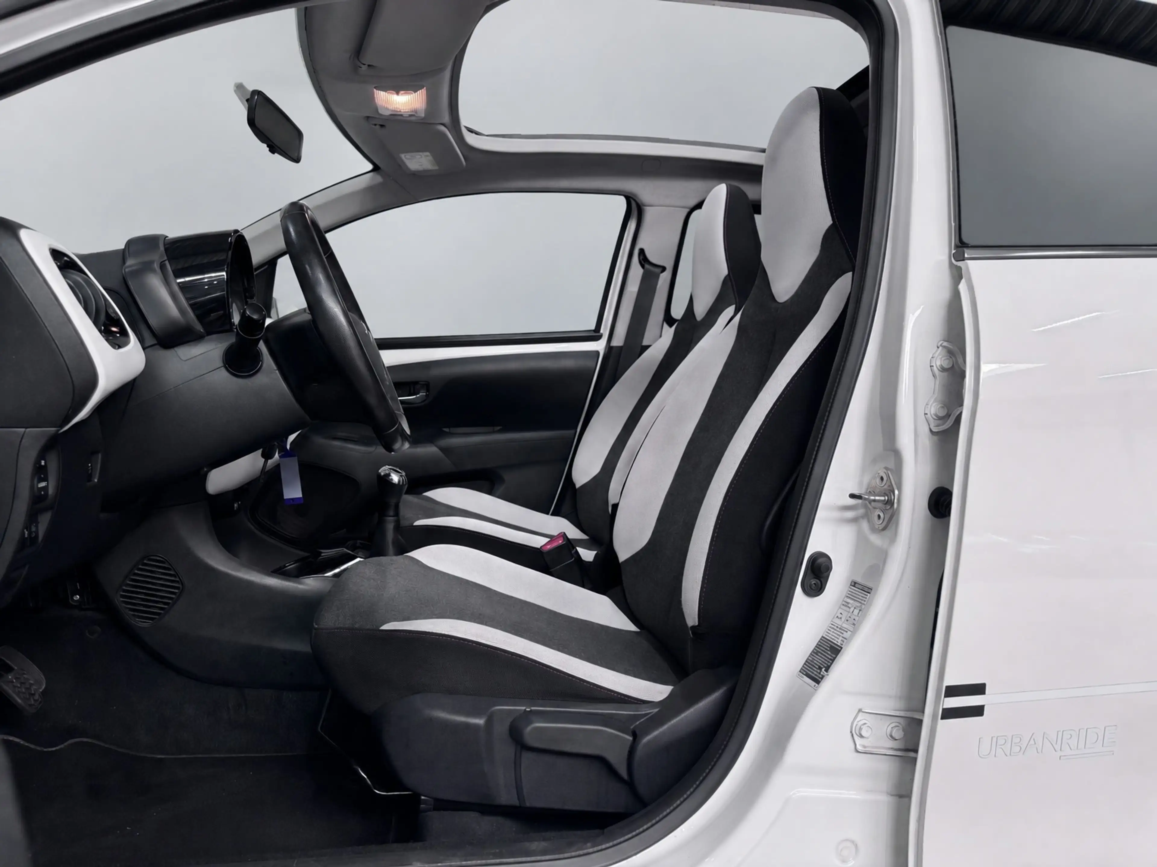 Citroen C1 1.0 VTi Airscape Urban Ride Cabrio Apple Carplay A — photo 10
